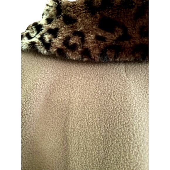 LeModa Vintage Faux Fur Leopard trim Fleece Poncho OS - Picture 9 of 9